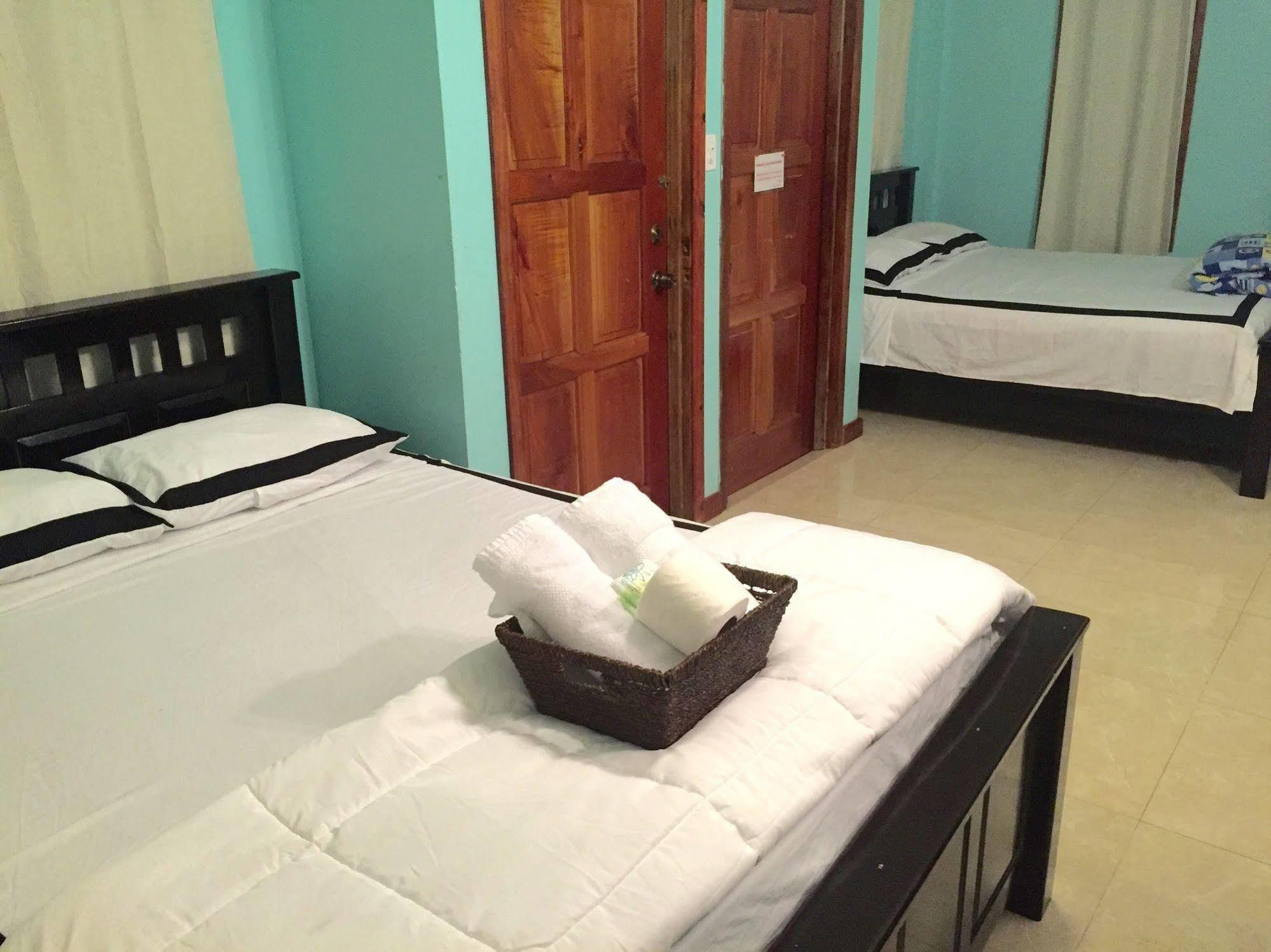 Hotel Ocean Paradise ซานเปโดร ภายนอก รูปภาพ